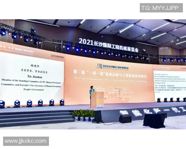 上海羽毛球队的团队协作精神与成功之道探讨 上海羽毛球队的团队协作精神与成功之道探讨