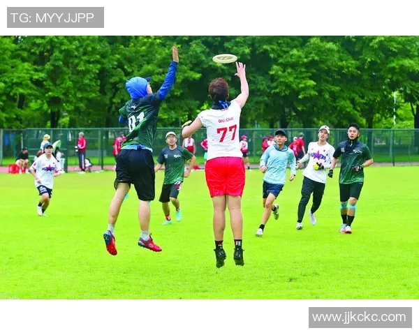 南京飞盘队与深圳飞盘队赛后复盘分析意识碰撞与战术较量 南京飞盘队与深圳飞盘队赛后复盘分析意识碰撞与战术较量