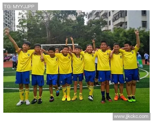 唐锦足球：传承与创新的完美结合，助力青少年足球梦想的实现与发展