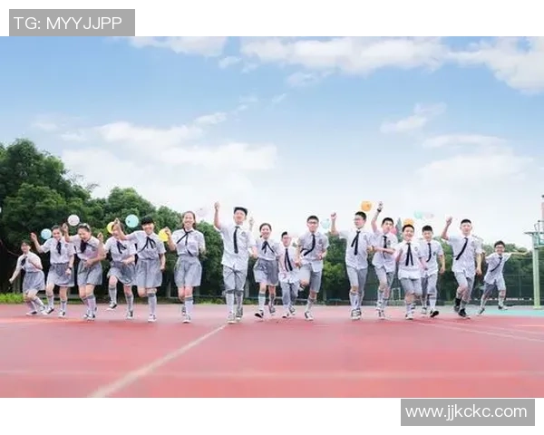 张伟哲的足球梦想之路从青涩少年到职业球员的成长故事 张伟哲的足球梦想之路从青涩少年到职业球员的成长故事