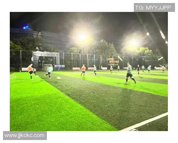 激情四溢的绿茵场上足球德语歌带你领略足球的魅力与热情