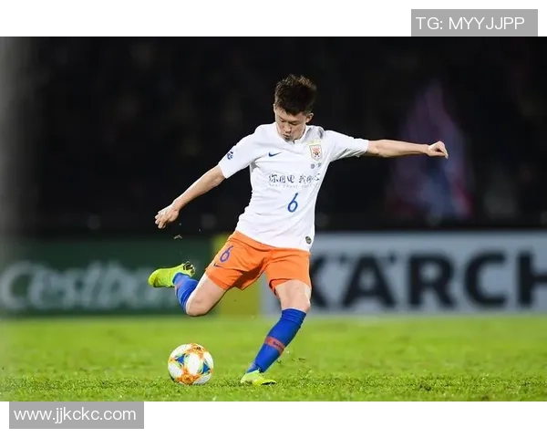 足球员脱臼事件频发背后的原因与应对措施分析