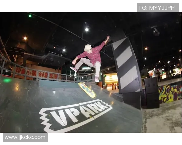 重庆街舞队在世界滑板锦标赛中的崛起与成长历程全景揭秘 重庆街舞队在世界滑板锦标赛中的崛起与成长历程全景揭秘